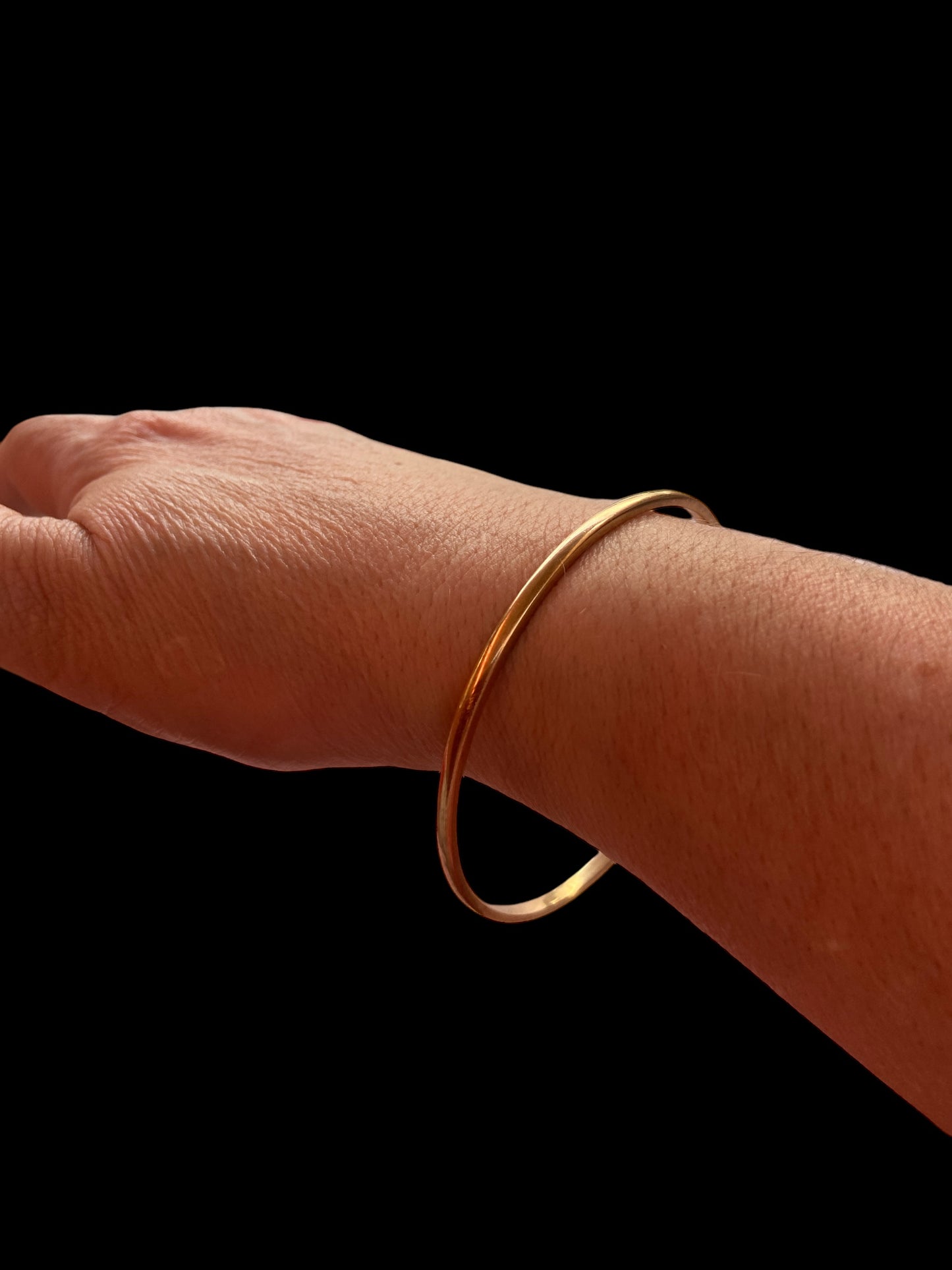 9ct vintage yellow gold plain bangle 11.9g