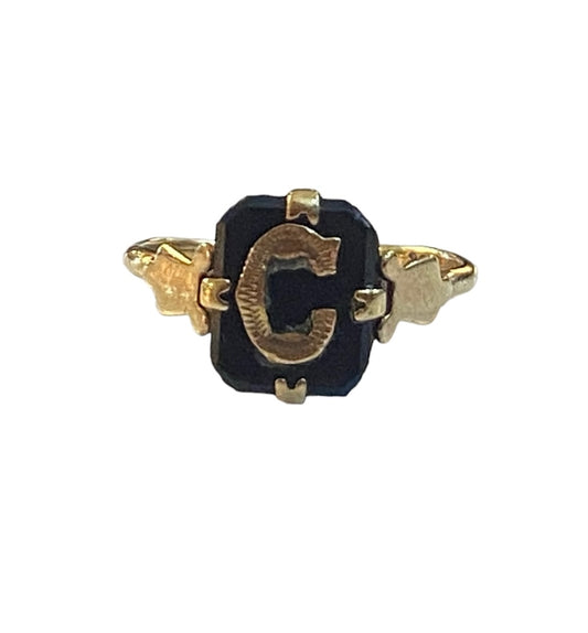 9ct victorian Onyx initial ring 'c' size m 1/2