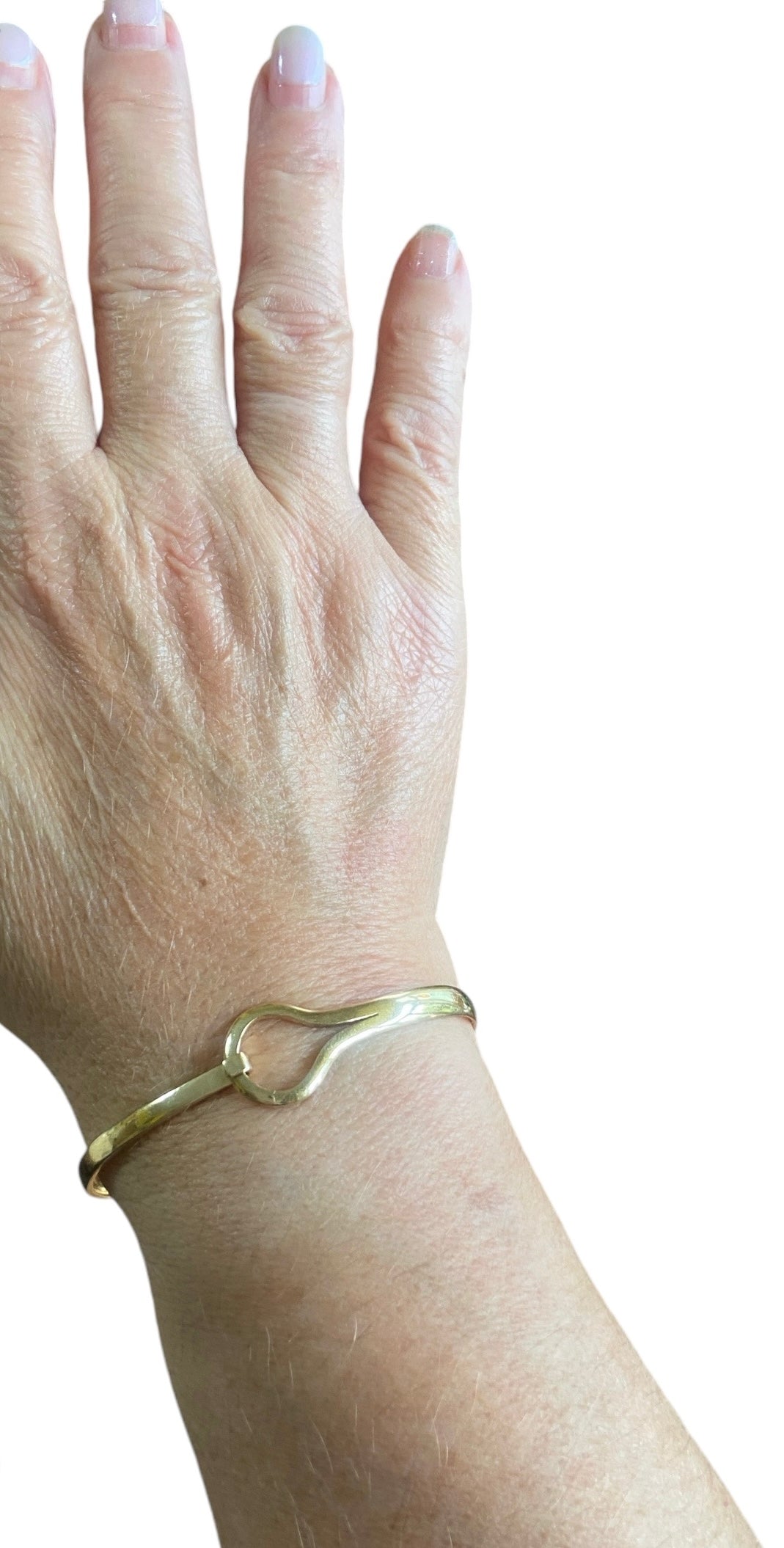 9ct vintage hook clasp bangle. 12.8g circa 1980 London