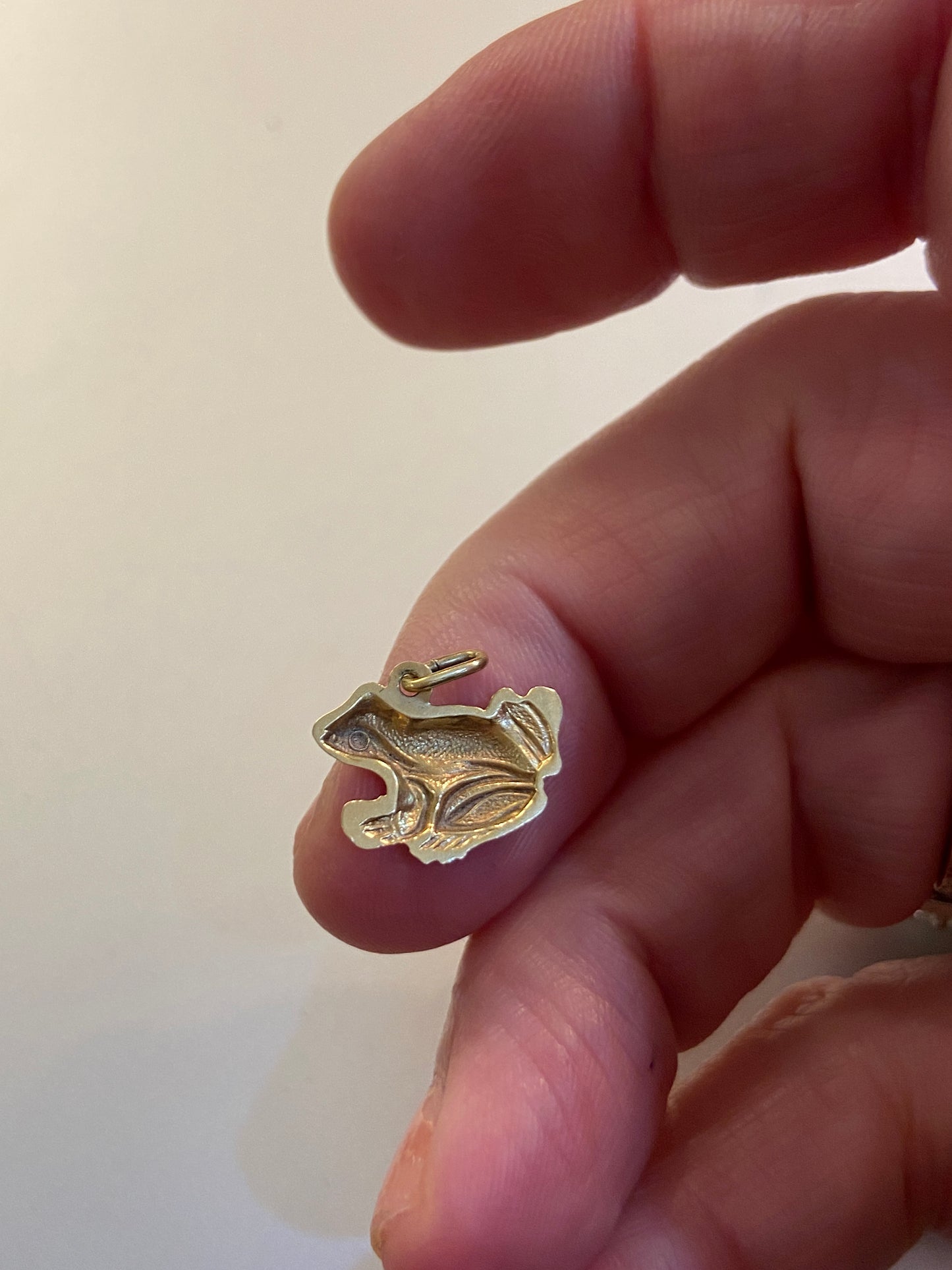 14ct 585 vintage enamel gold frog charm