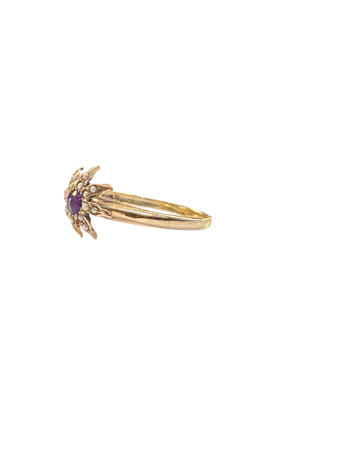 9ct vintage star / flower shape ring. amethyst and seed pearls ring size R 1/2