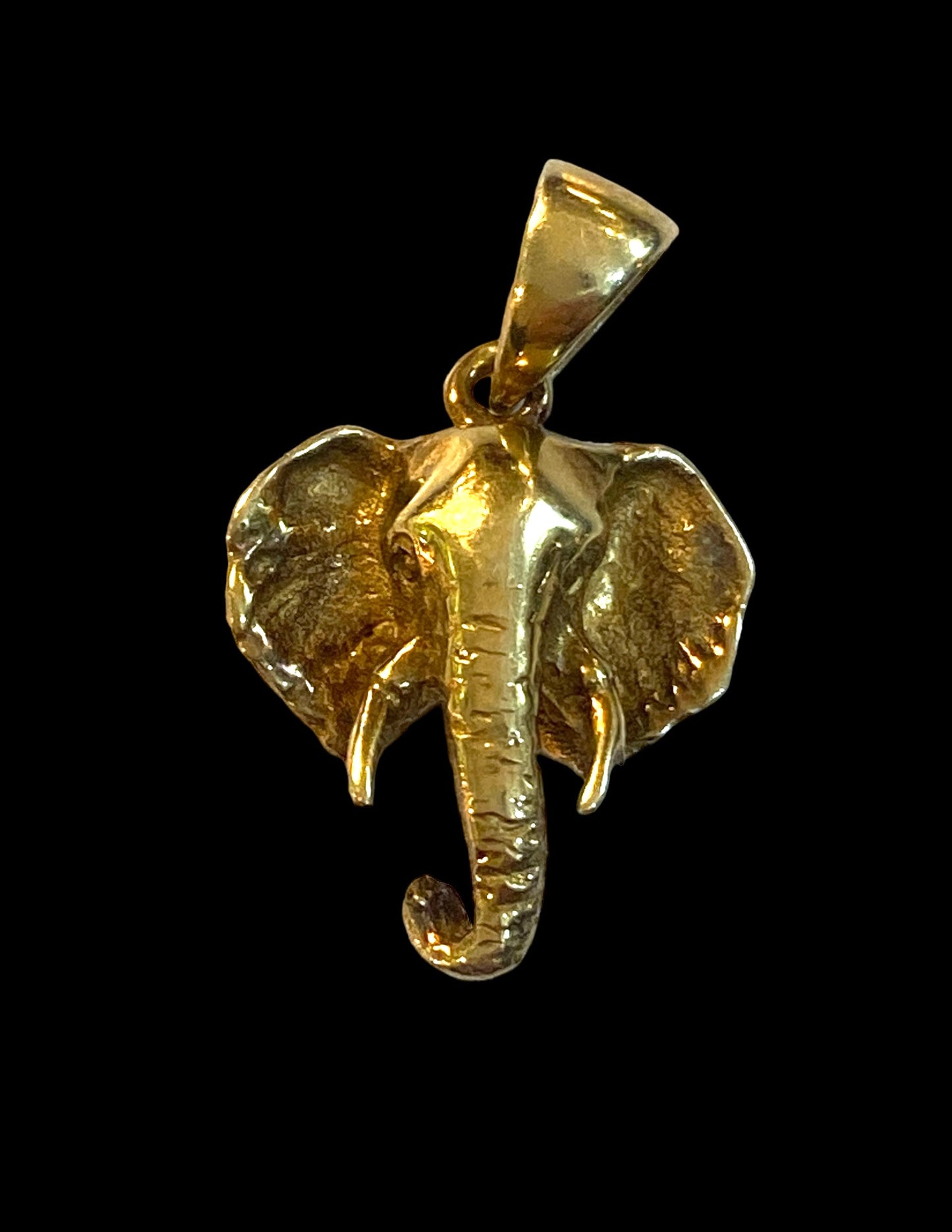 9ct vintage elephant charm / pendant