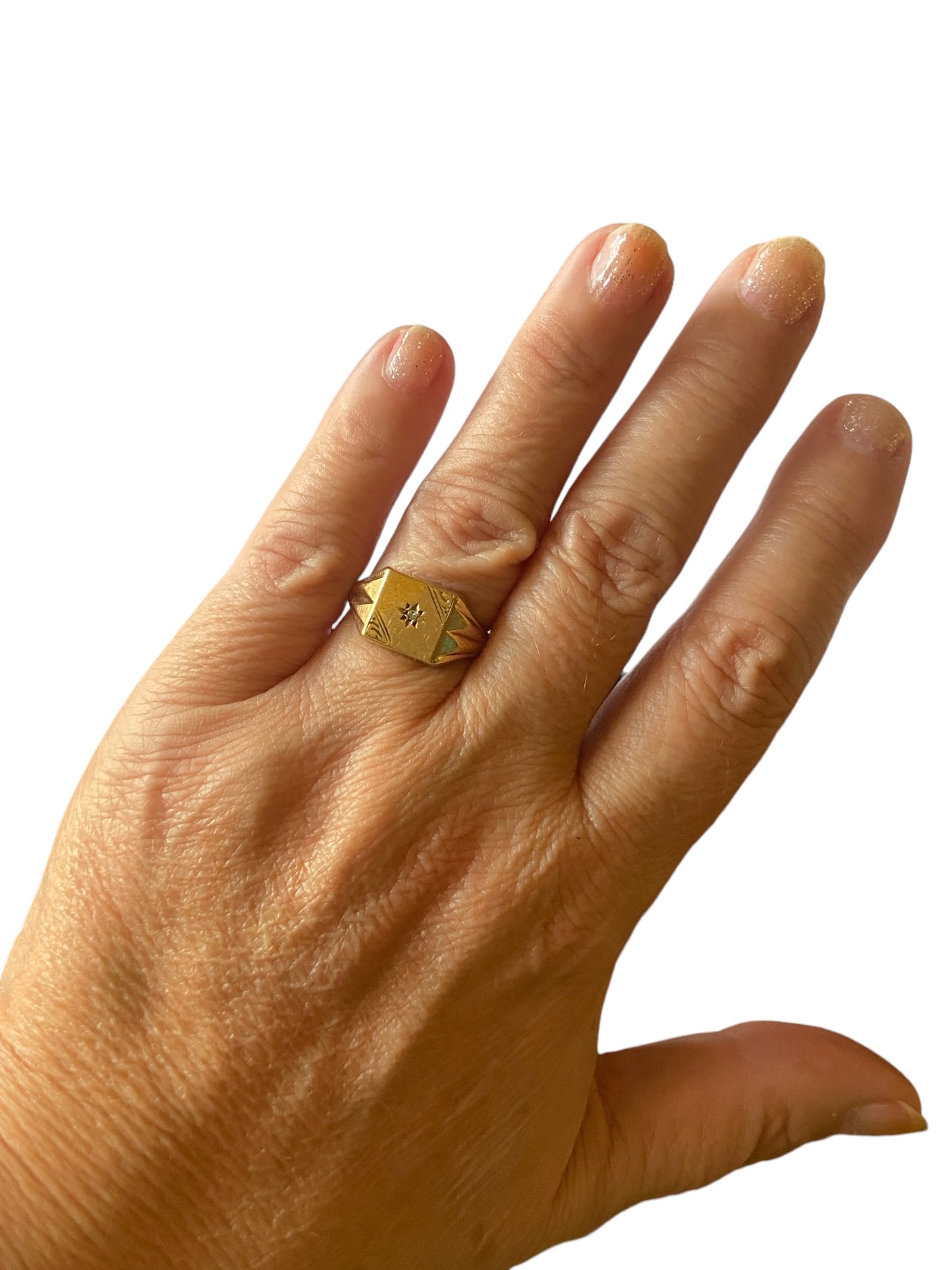 9ct vintage signet ring with star. rust diamond circa 1980 size O 1/2