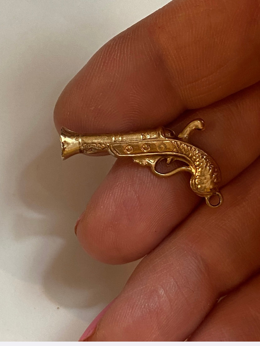 9ct vintage gun flintlock charm