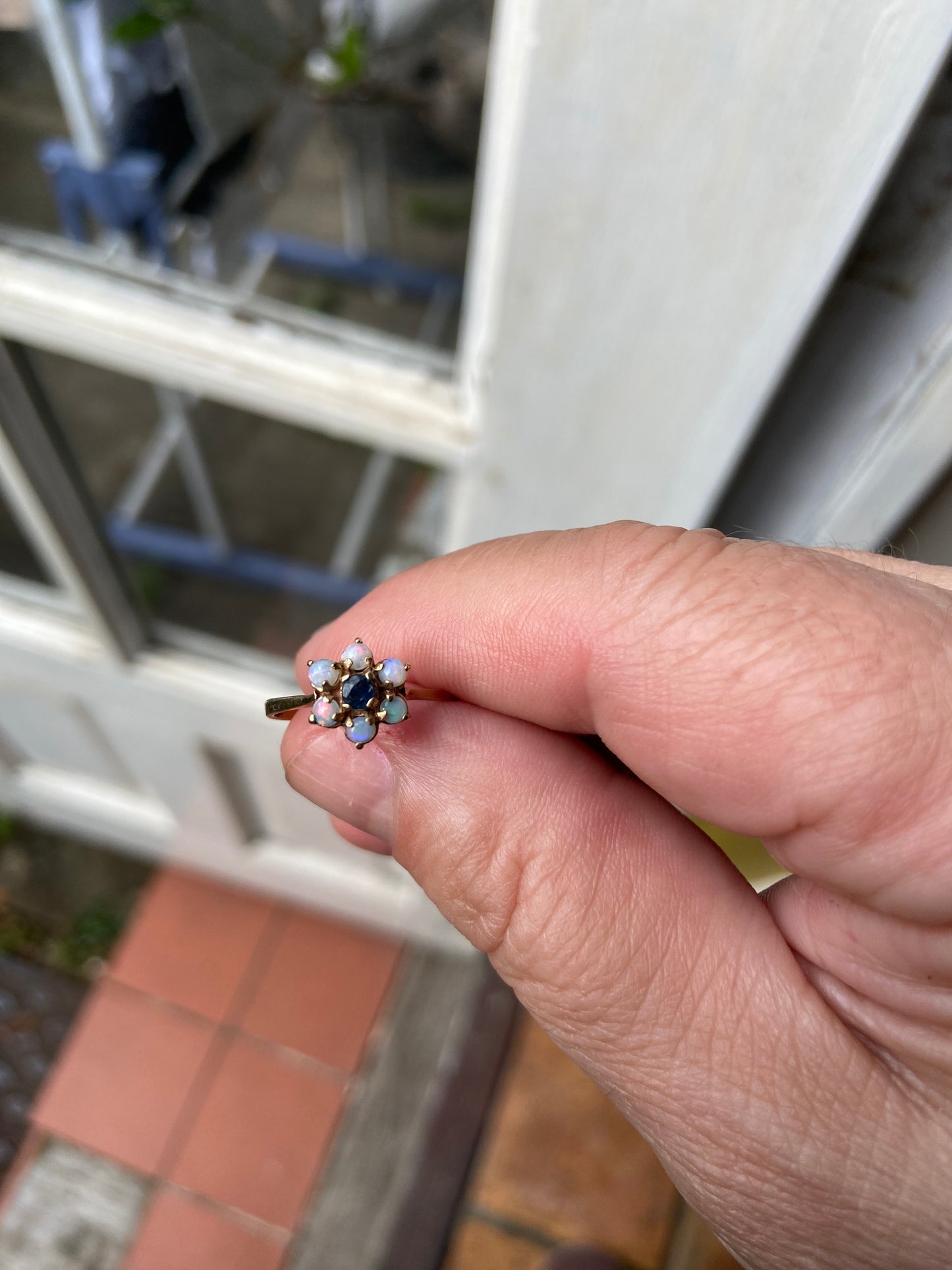 9ct vintage opal and sapphire cluster ring size K