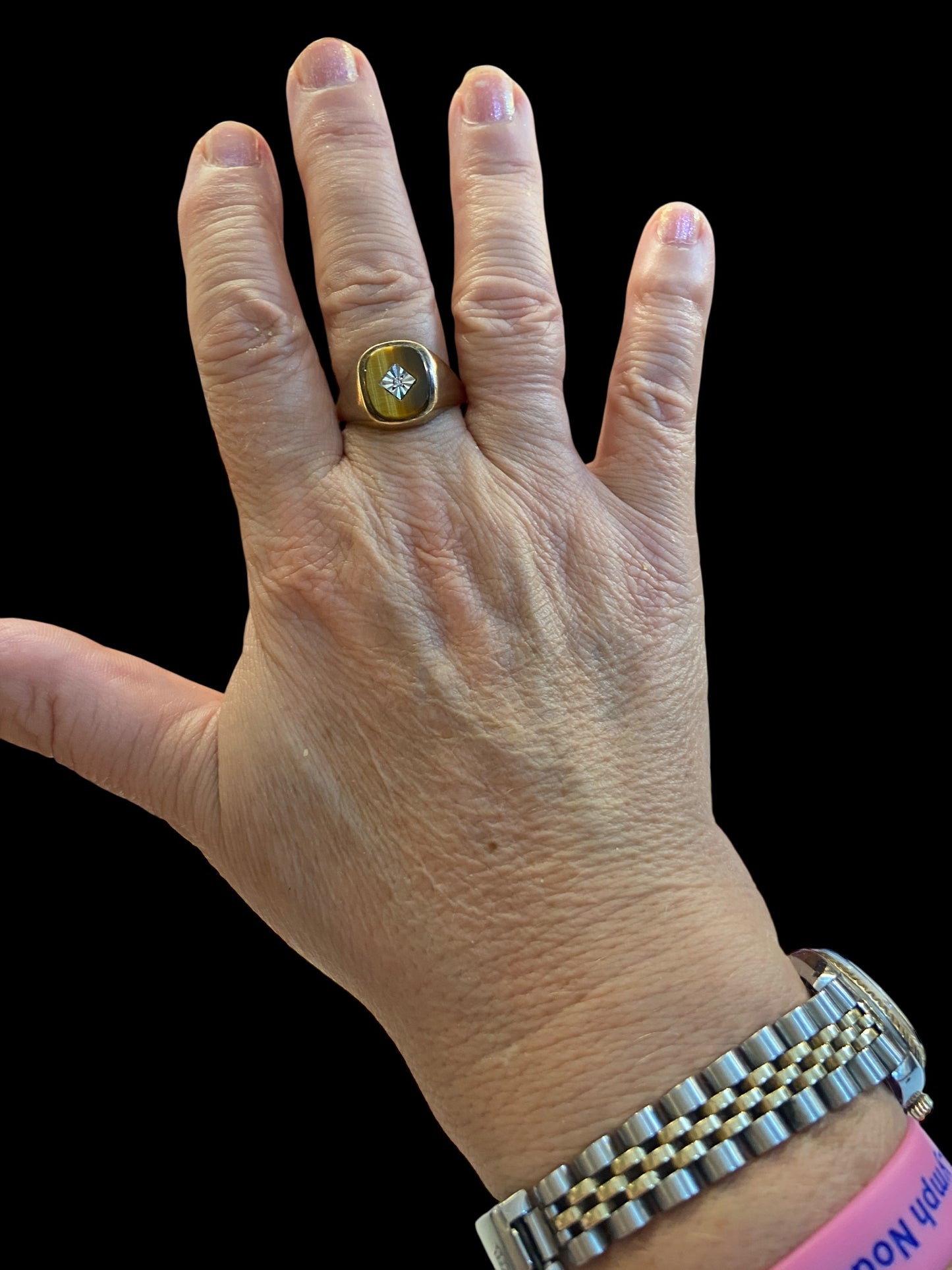 9ct vintage signet ring with tigers eye and diamond. ring size v