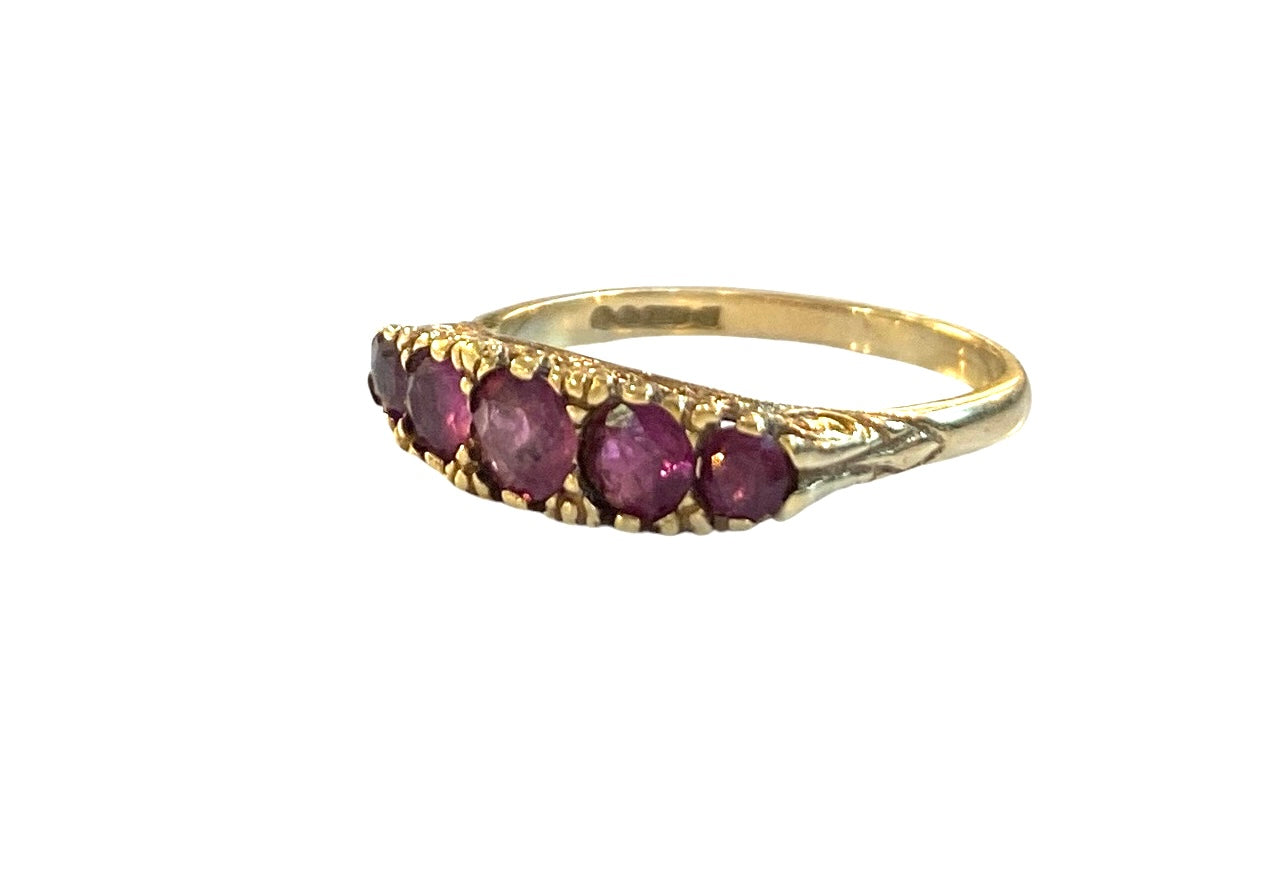 9ct vintage five stone ruby ring. circa 1972 size O