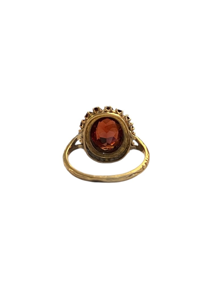 9ct vintage cocktail ring with red stone. ring size L
