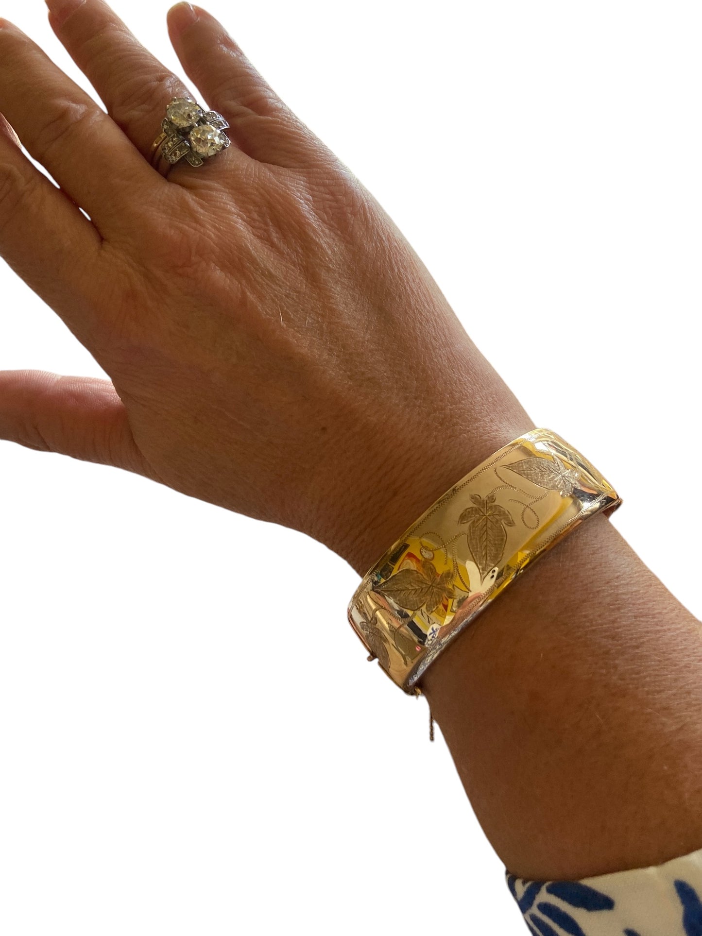 9ct vintage bangle, Large, attractive and heavy 35.8g