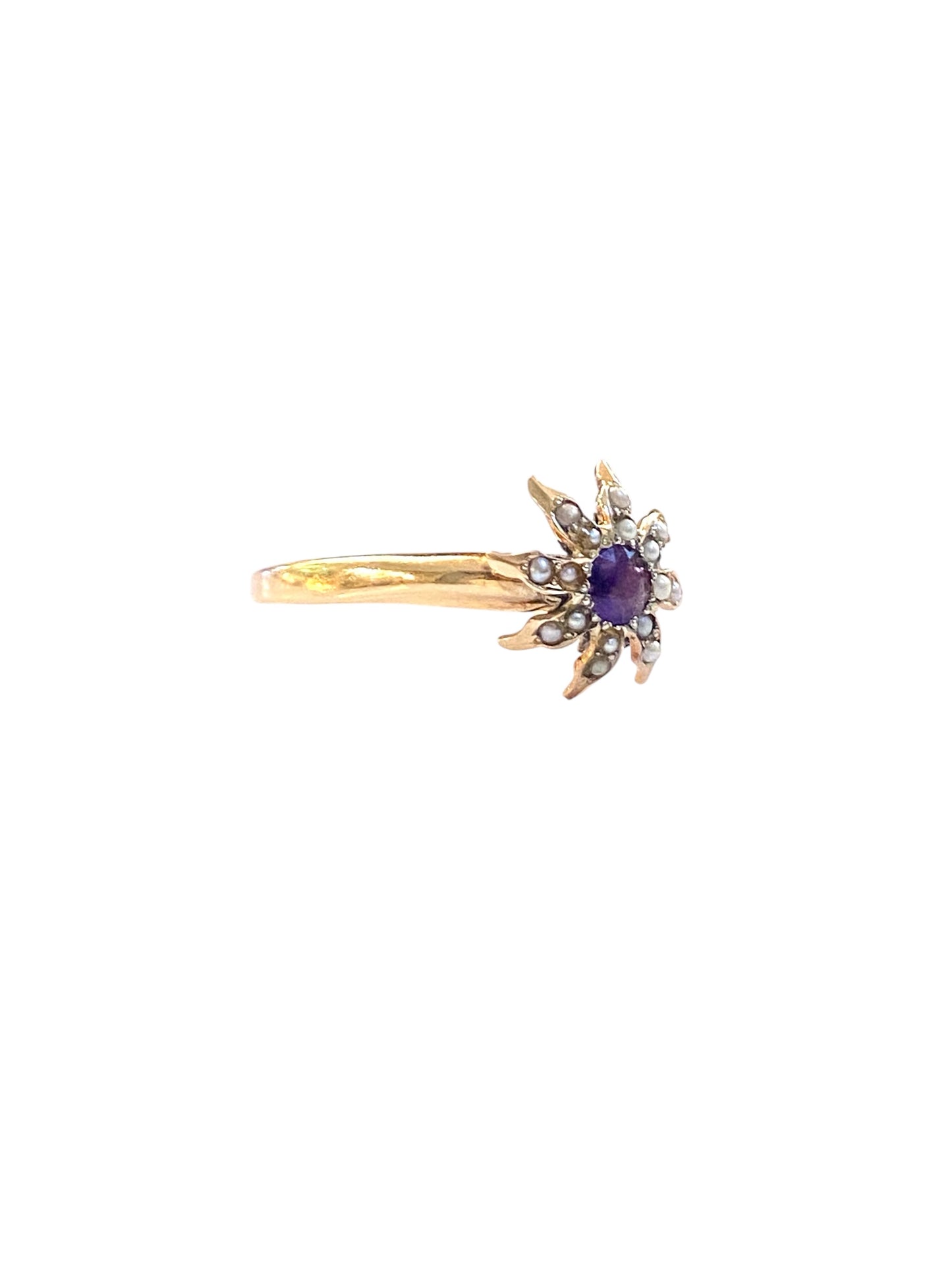 9ct vintage star / flower shape ring. amethyst and seed pearls ring size R 1/2