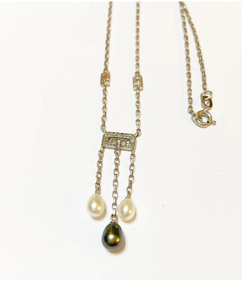 9ct vintage white gold necklace with pearls and diamonds