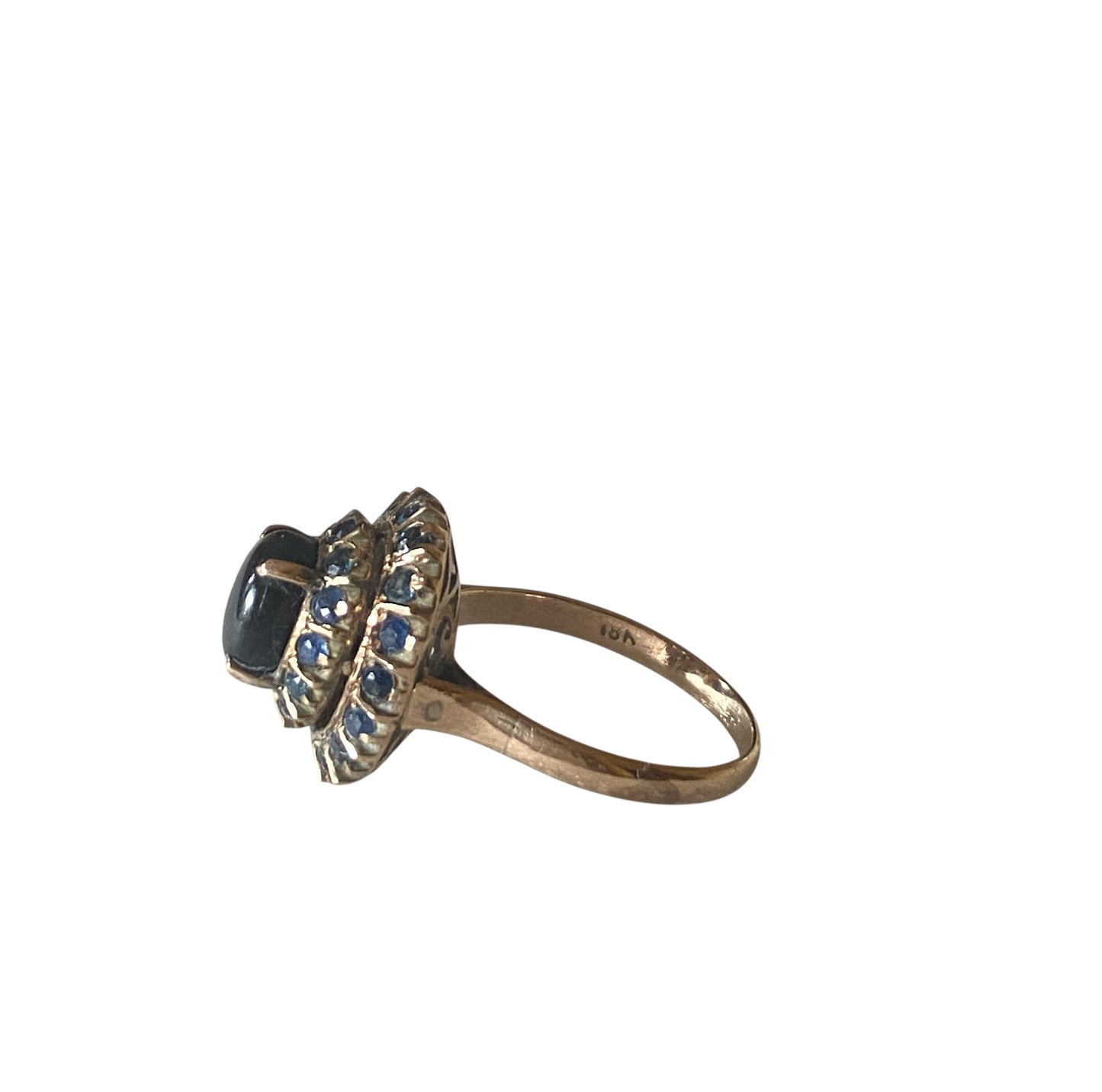 18ct vintage ring, hematite and saphhire. ting size O 1/2