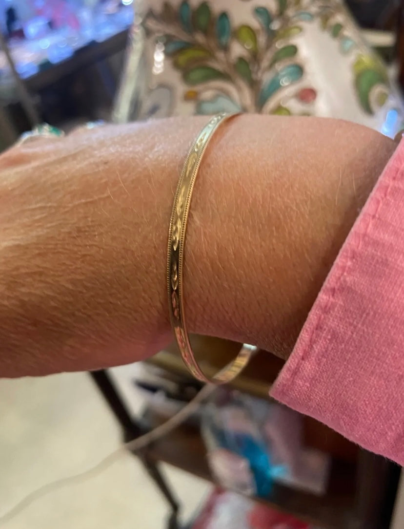 9ct 375 pre owned bangle / slave bangle 4.5g