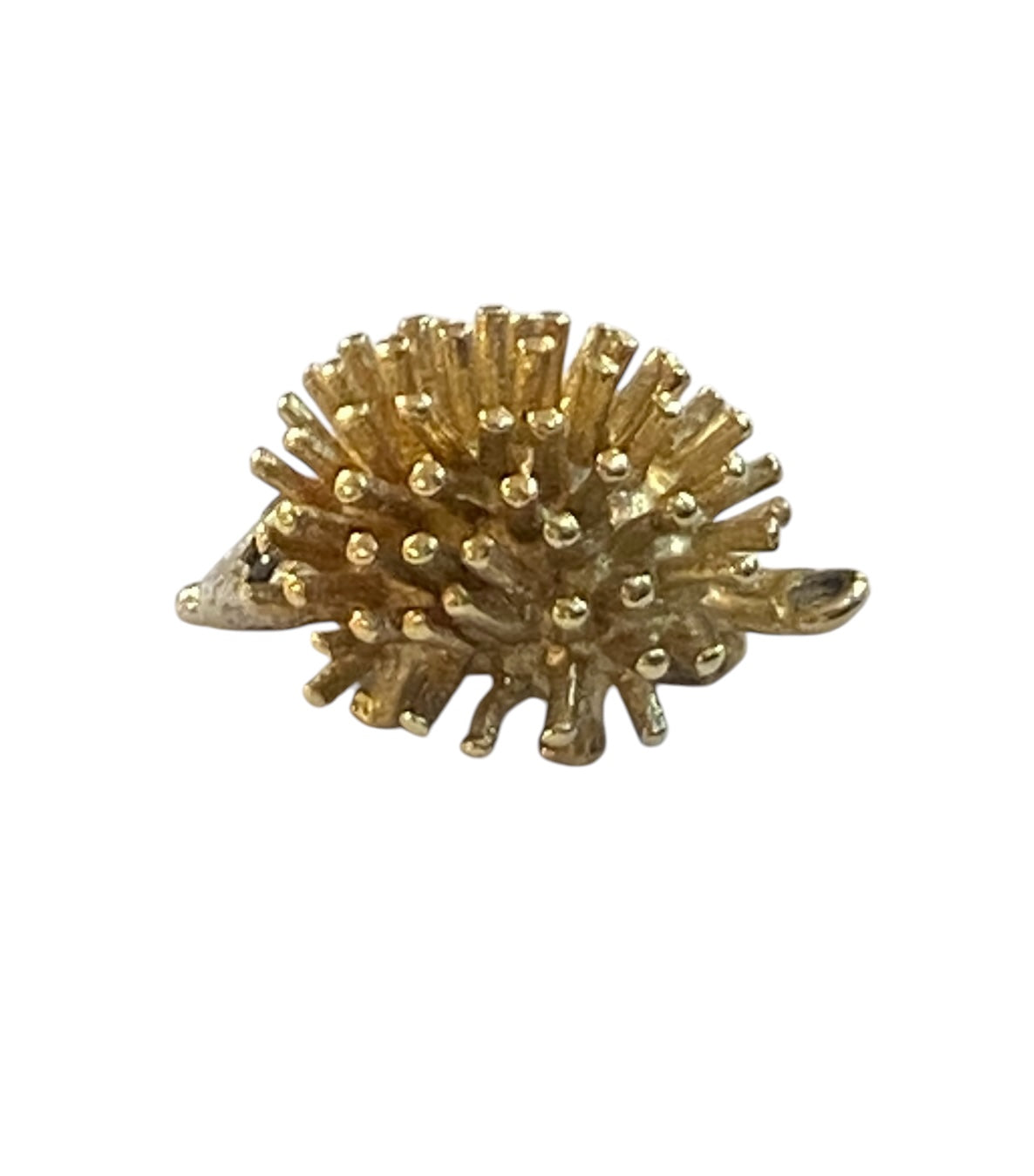 9c6t vintage hedgehog charm white and yellow gold. 2.6g
