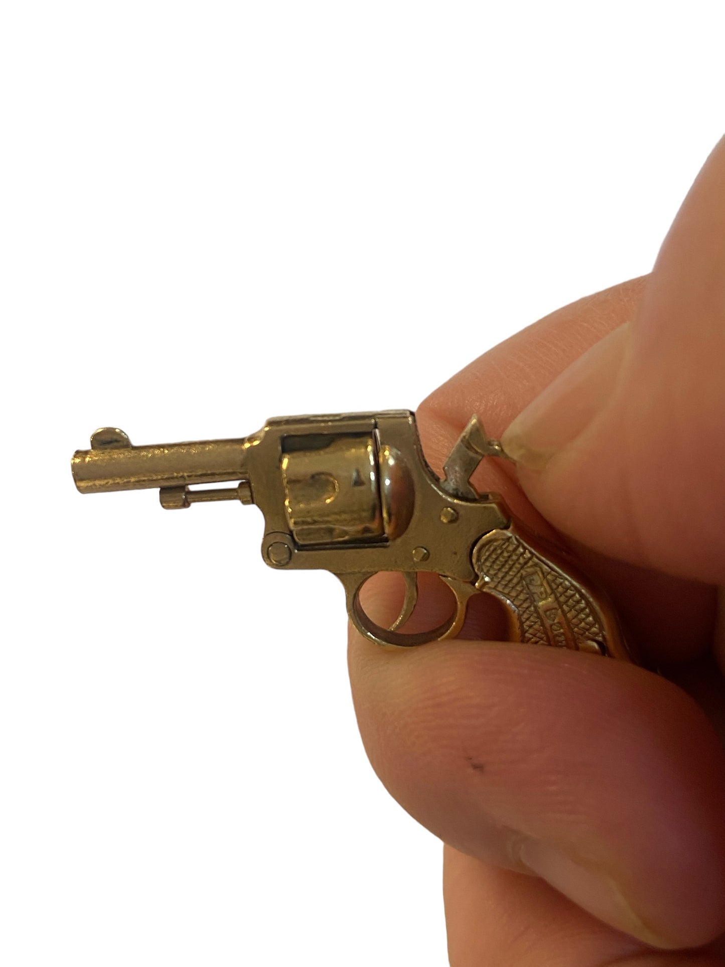 9ct vintage revolver / gun charm / pendant articulated circa 1961 6.8grams