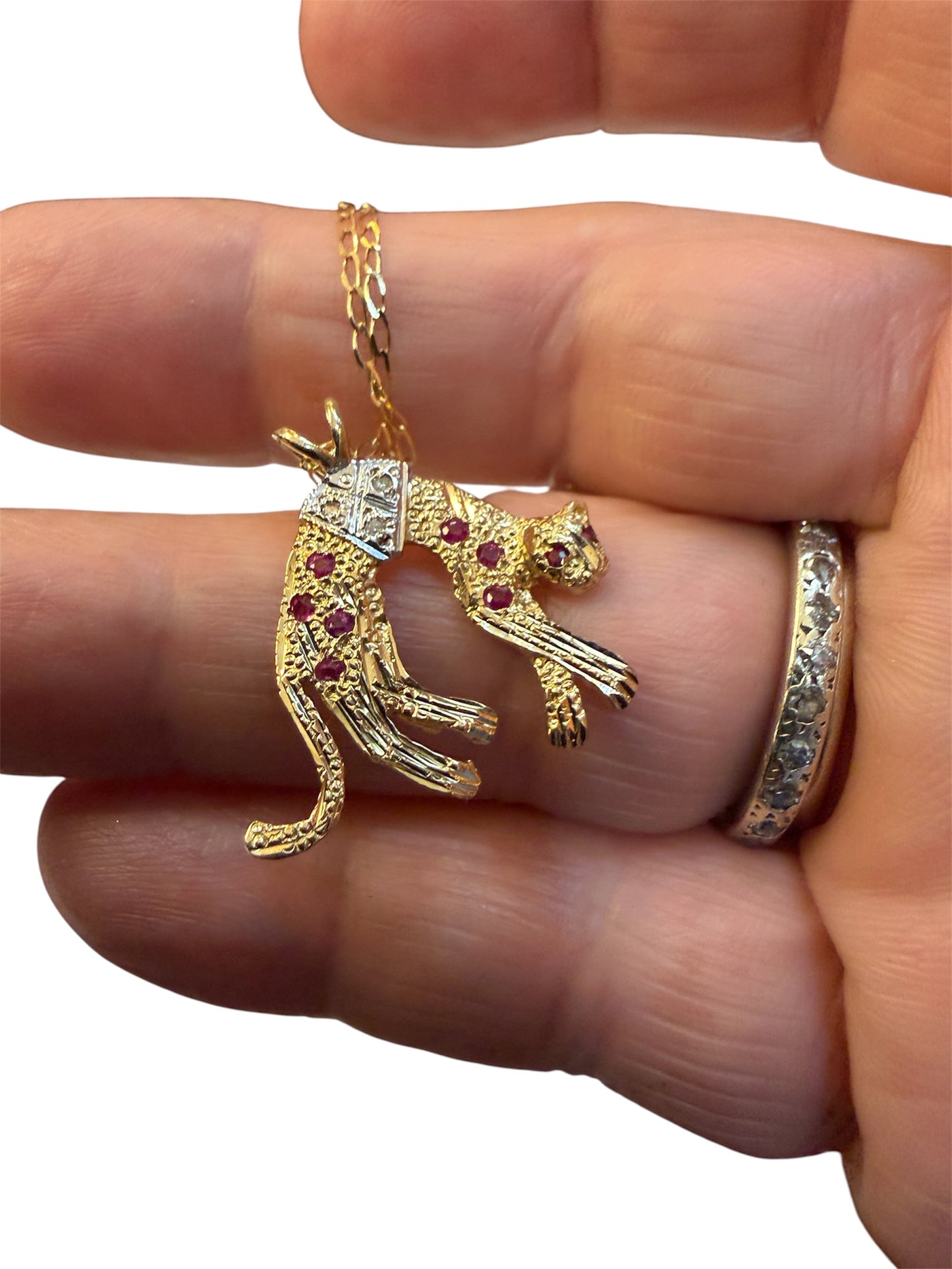 9ct vintage leopard pendant on 16 inch chain circa 1989