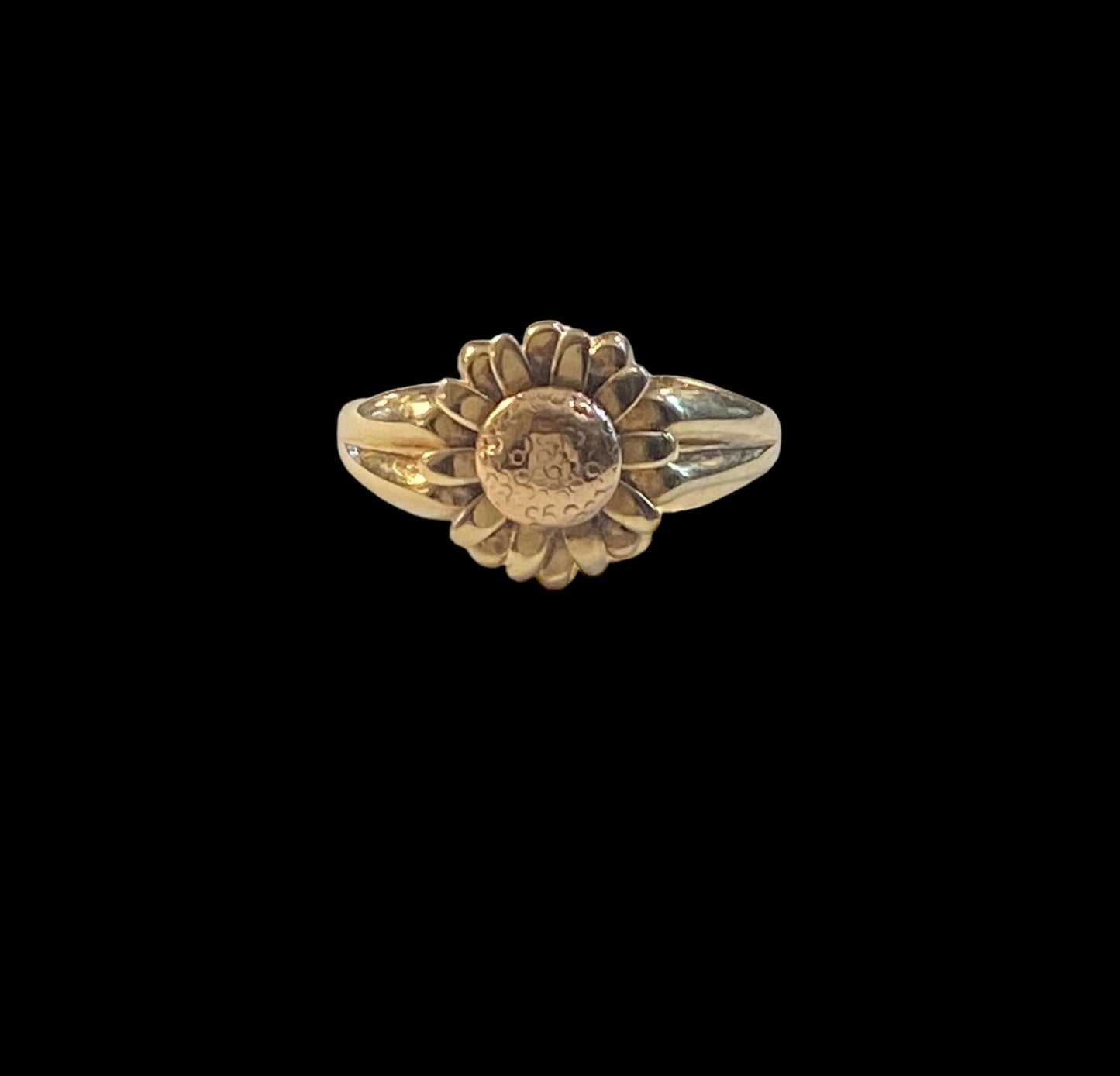 9ct gold pre owned flower ring circa 1996 size N
