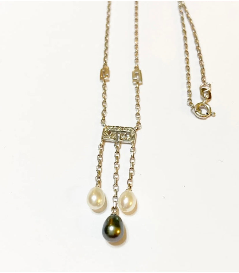 9ct vintage white gold necklace with pearls and diamonds