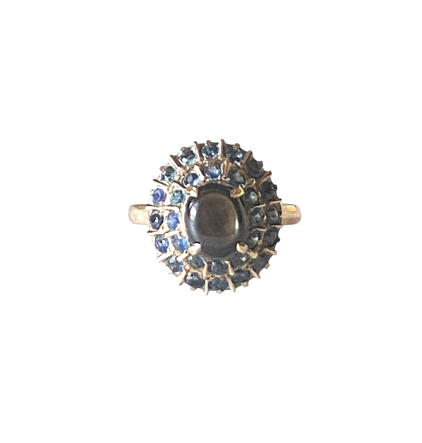 18ct vintage ring, hematite and saphhire. ting size O 1/2