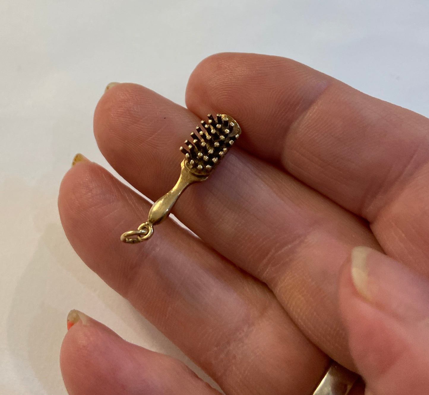 9ct vintage brush charm circa 1976 by ACCo