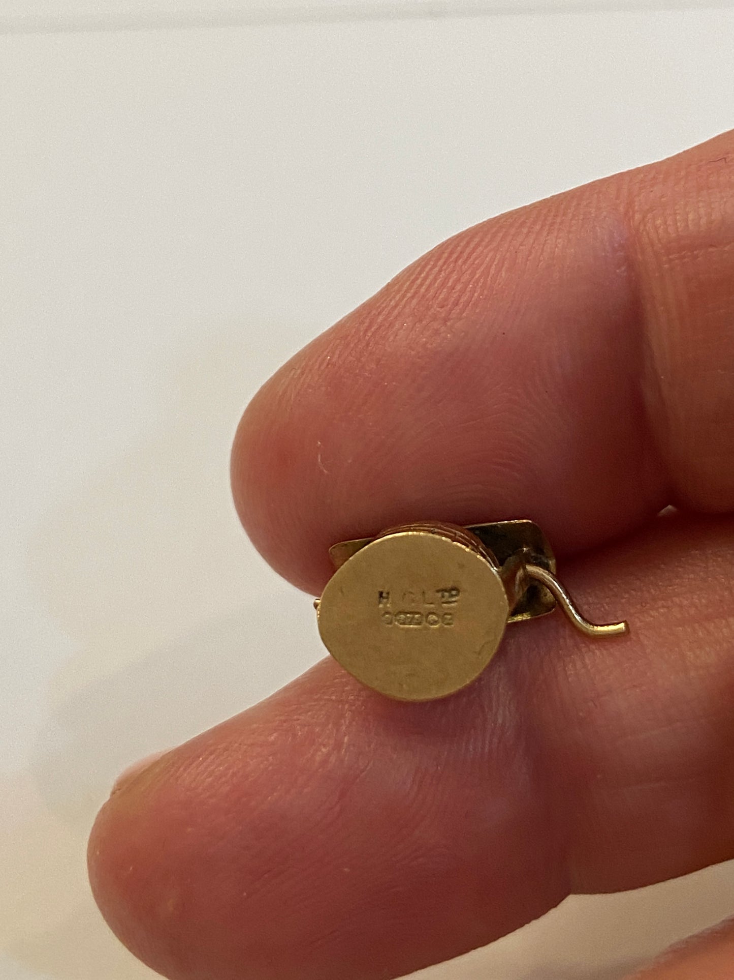 9ct vintage wishing well charm, articulated circa 1949