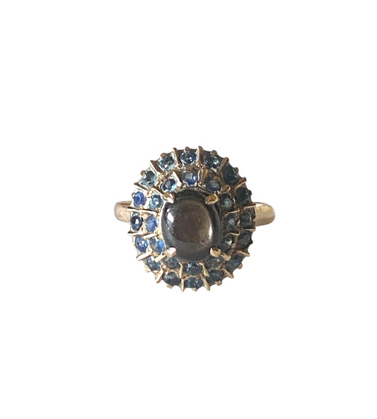 18ct vintage ring, hematite and saphhire. ting size O 1/2