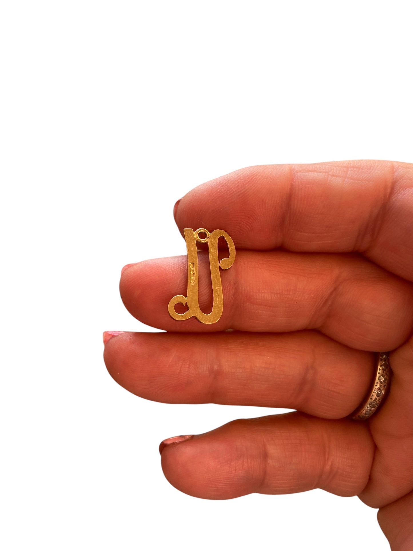 9ct vintage / pre owned initial letter U. 1.2g