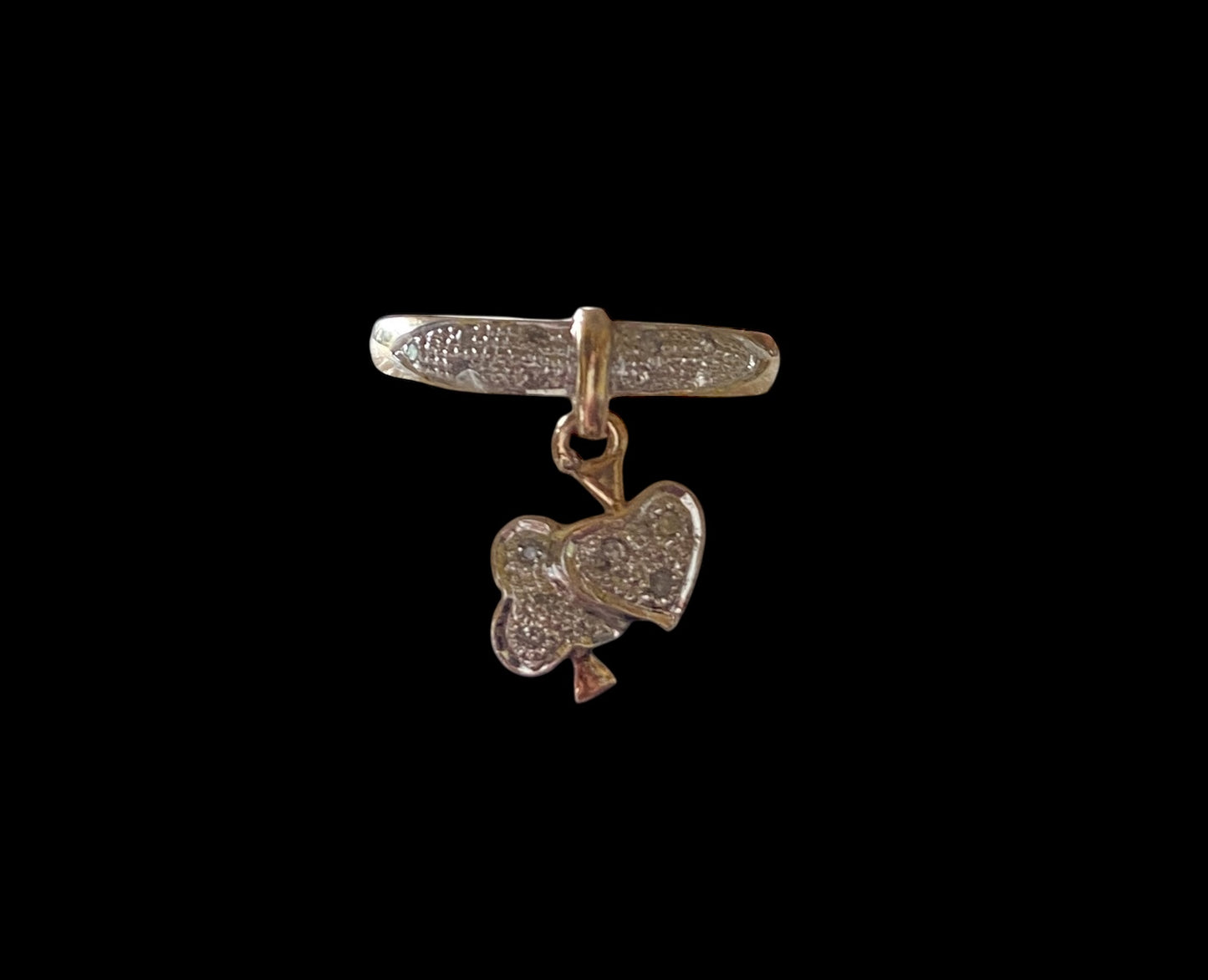 9ct vintage charm ring with heart and clover charm size M 1/2