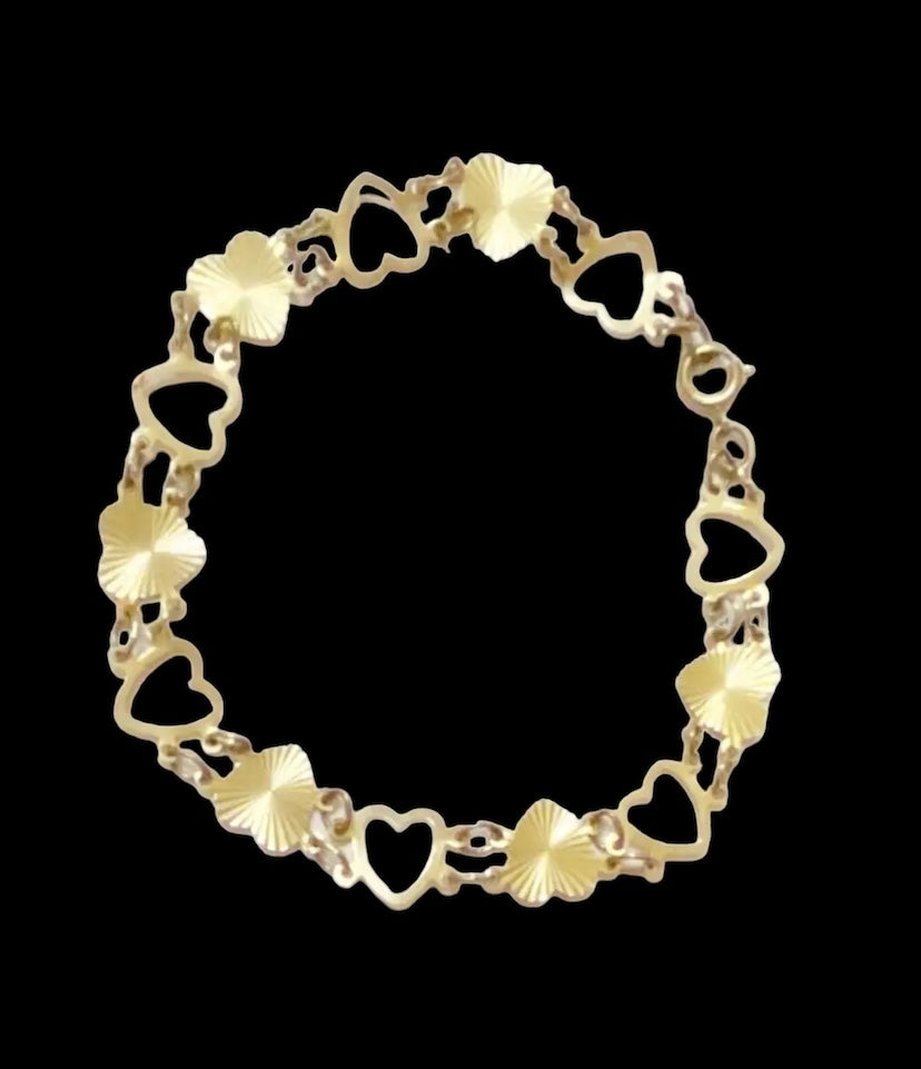 9ct 375 vintage gold heart bracelet circa 1978