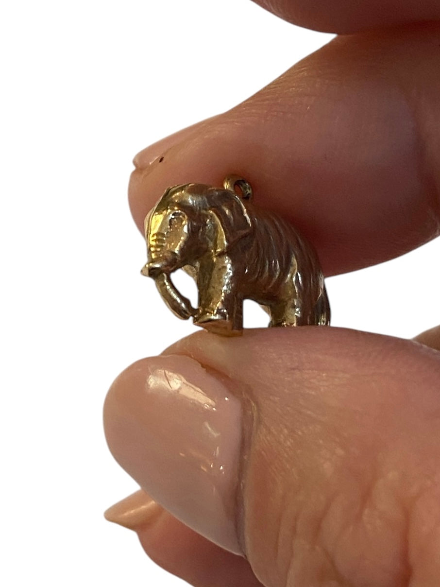 9ct vintage small elephant charm. circa 1966 .HOLLOW