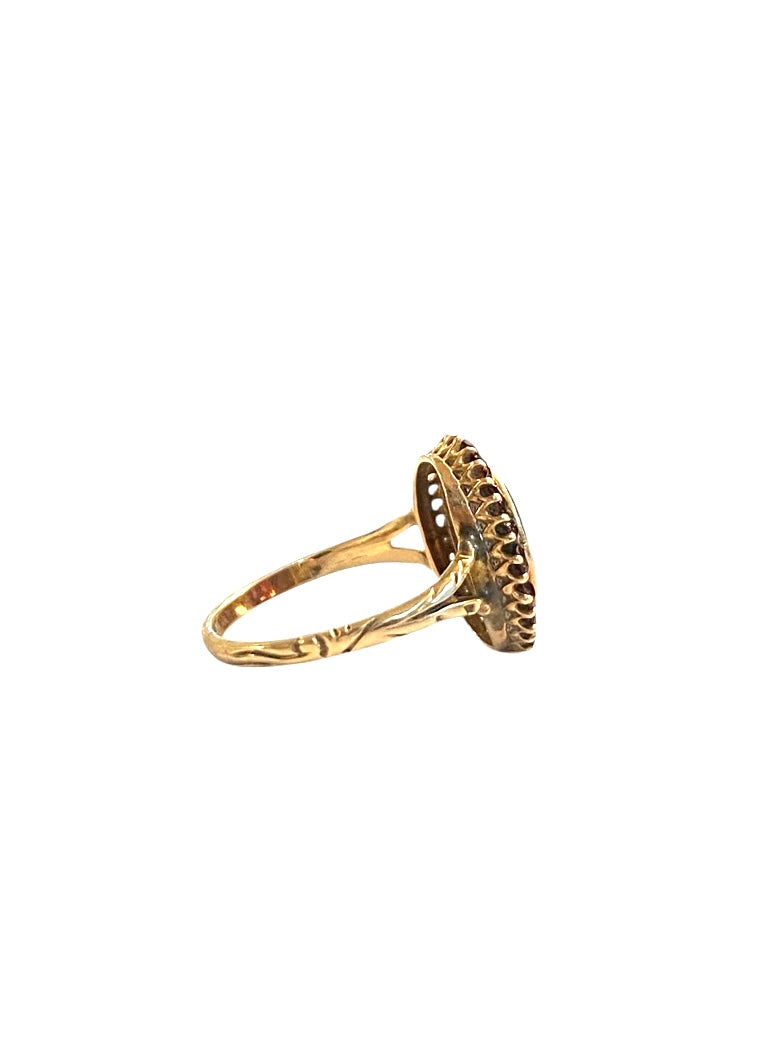 9ct vintage cocktail ring with red stone. ring size L