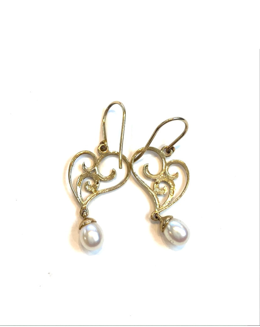 9ct 375 vintage / pre loved diamond and pearl drop earrings