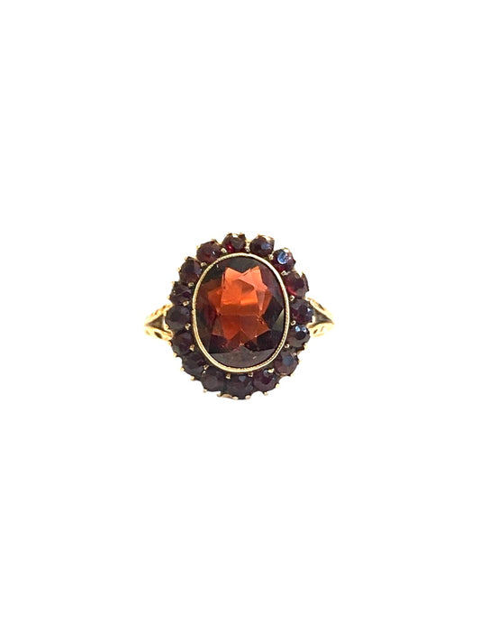 9ct vintage cocktail ring with red stone. ring size L