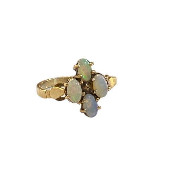 9ct vintage Opal ring, ring size P