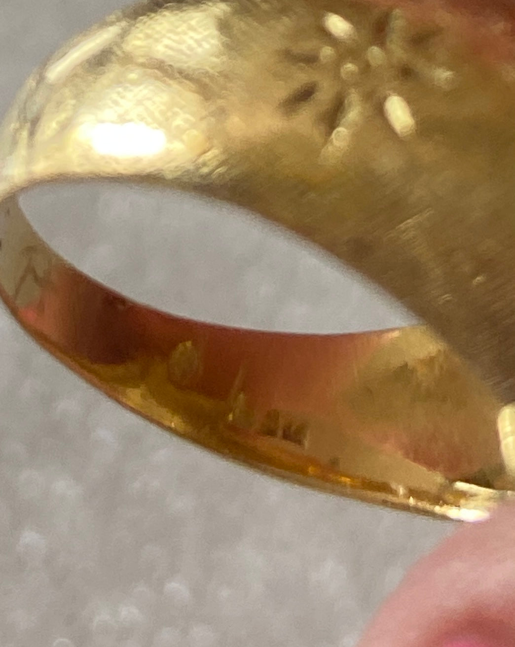 118ct vintage pinky ring size J 1/2 8.6g with rubies