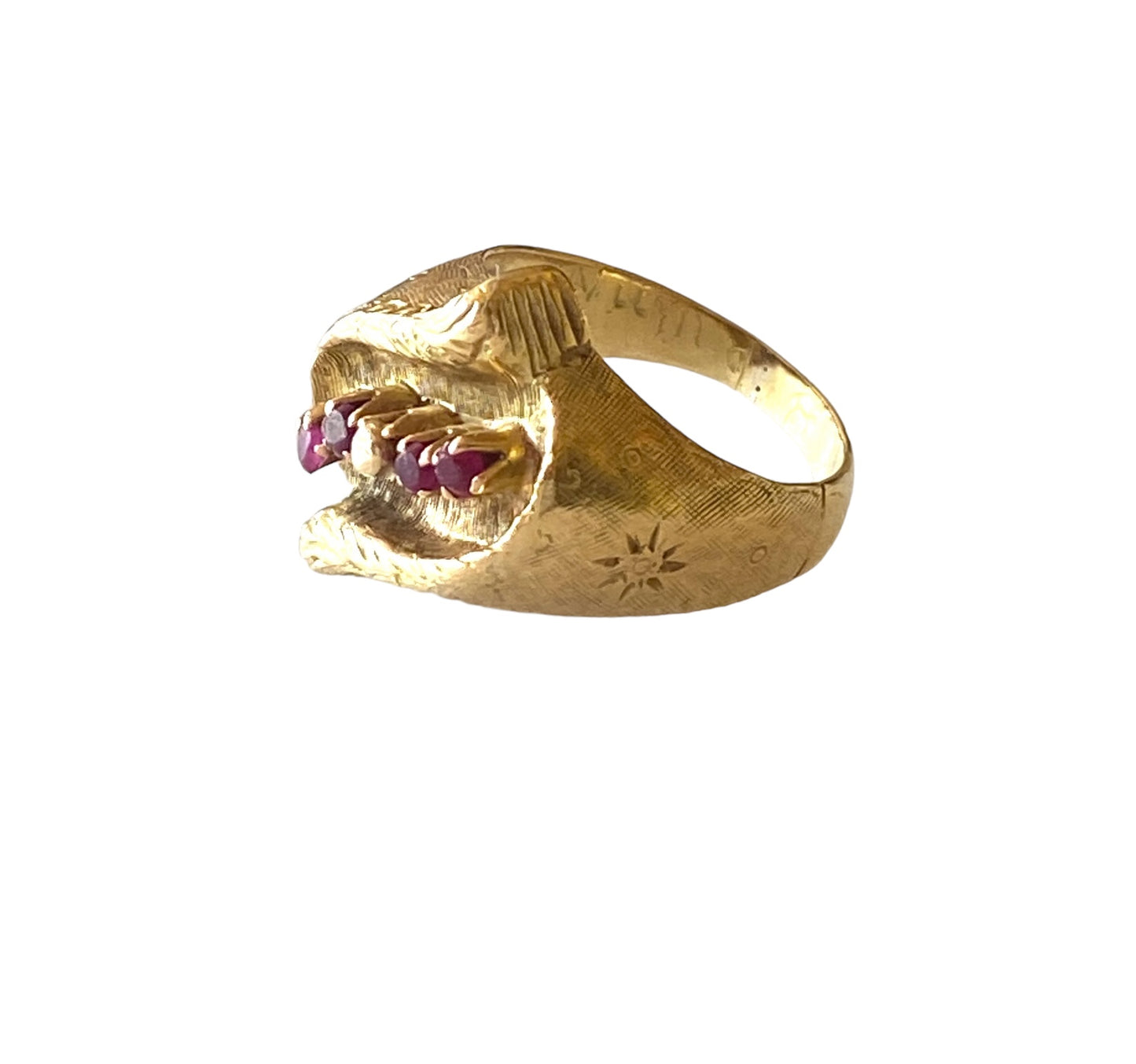 118ct vintage pinky ring size J 1/2 8.6g with rubies
