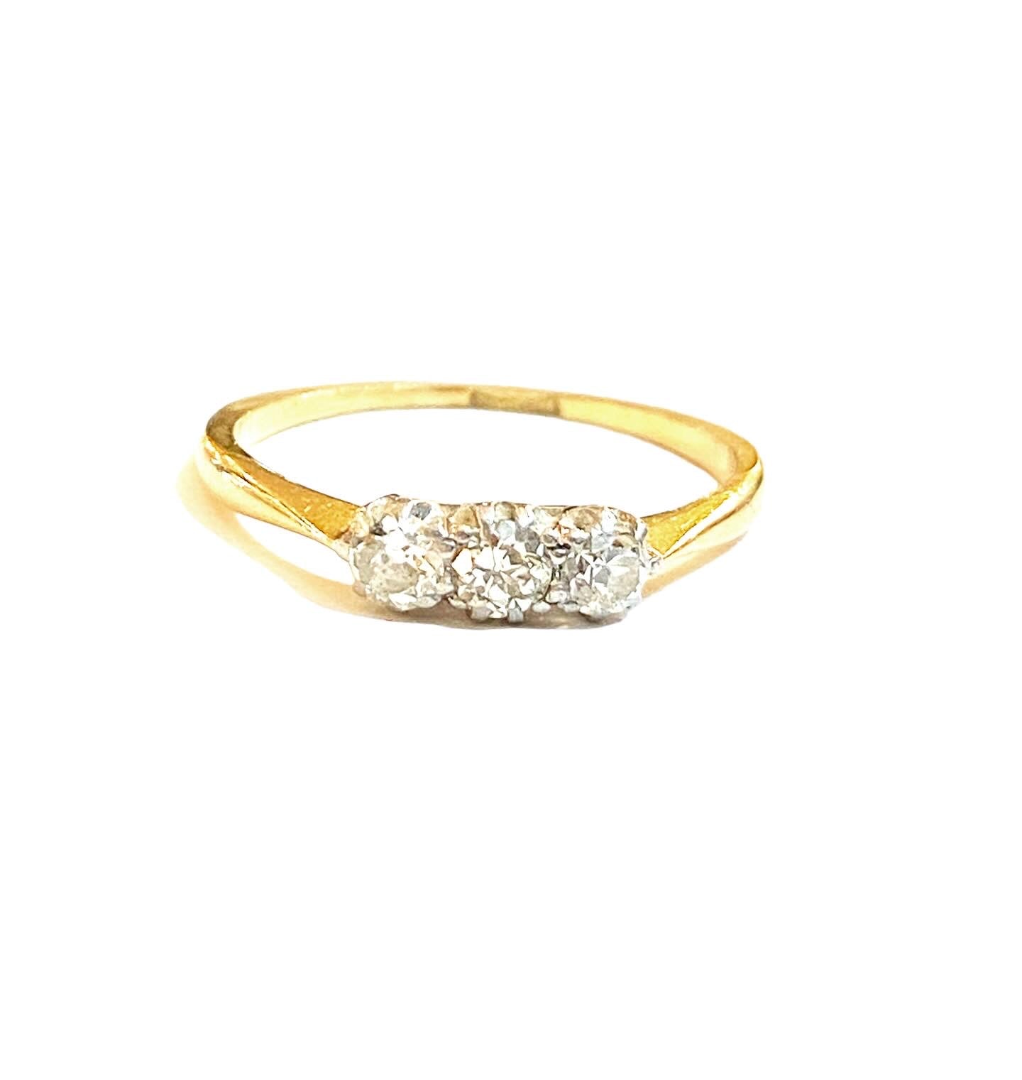 18ct and platinum diamond ring size M