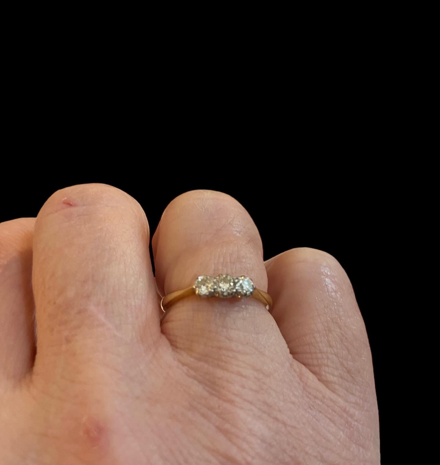18ct and platinum diamond ring size M
