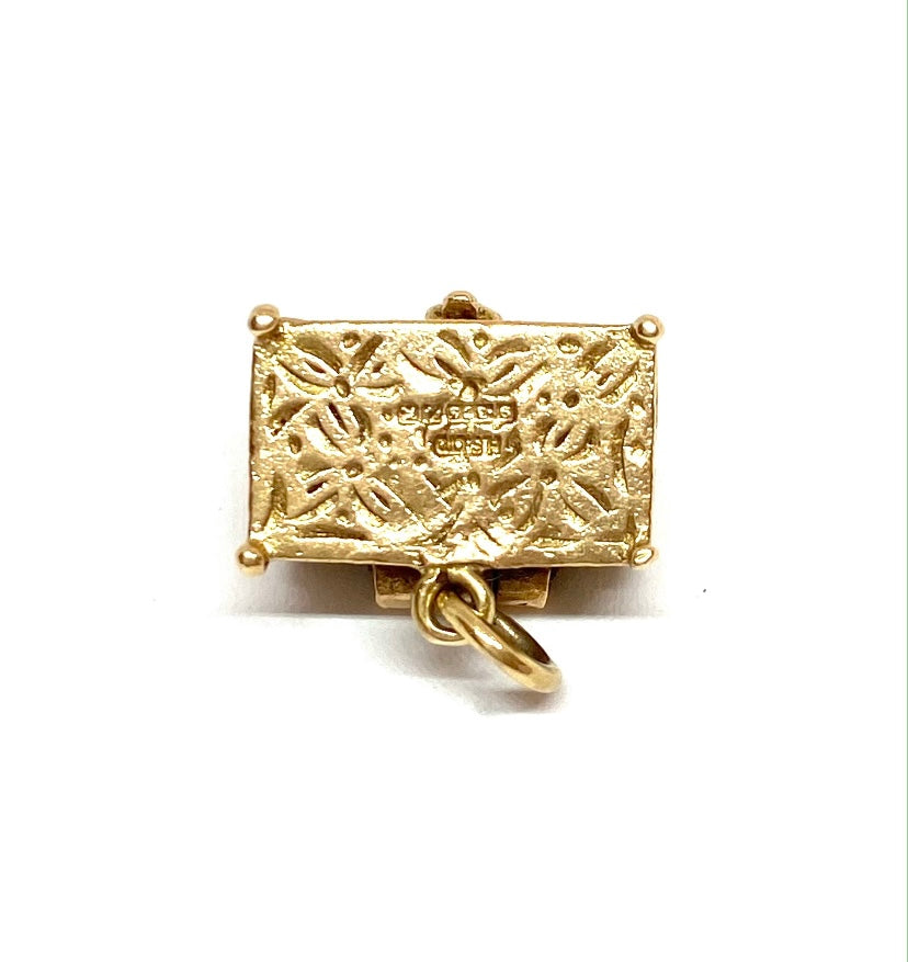 9ct 375 vintage gold treasure chest charm opening