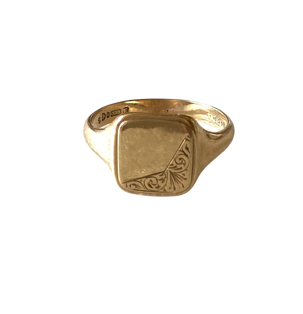 9ct vintage signet ring circa Chester 1955 ring size Q