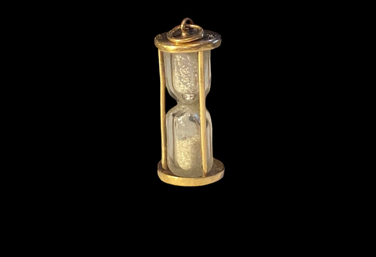 9ct vintage articulated egg timer charm / pendant