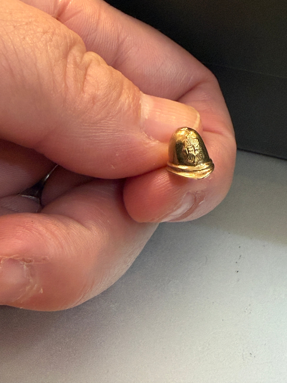 9ct vintage police helmet charm .0.8g very small