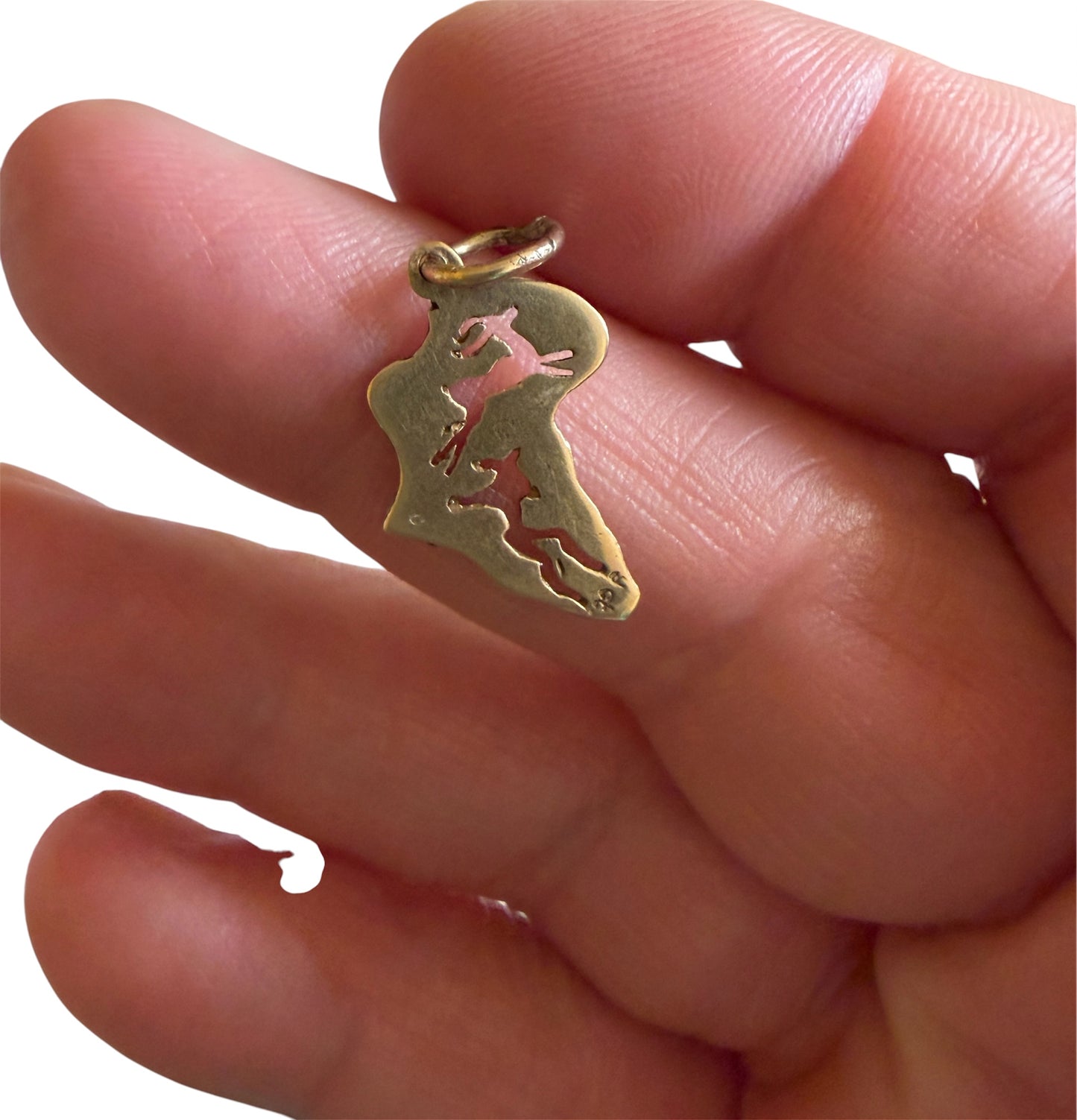 9ct vintage Africa charm / pendant 0.74