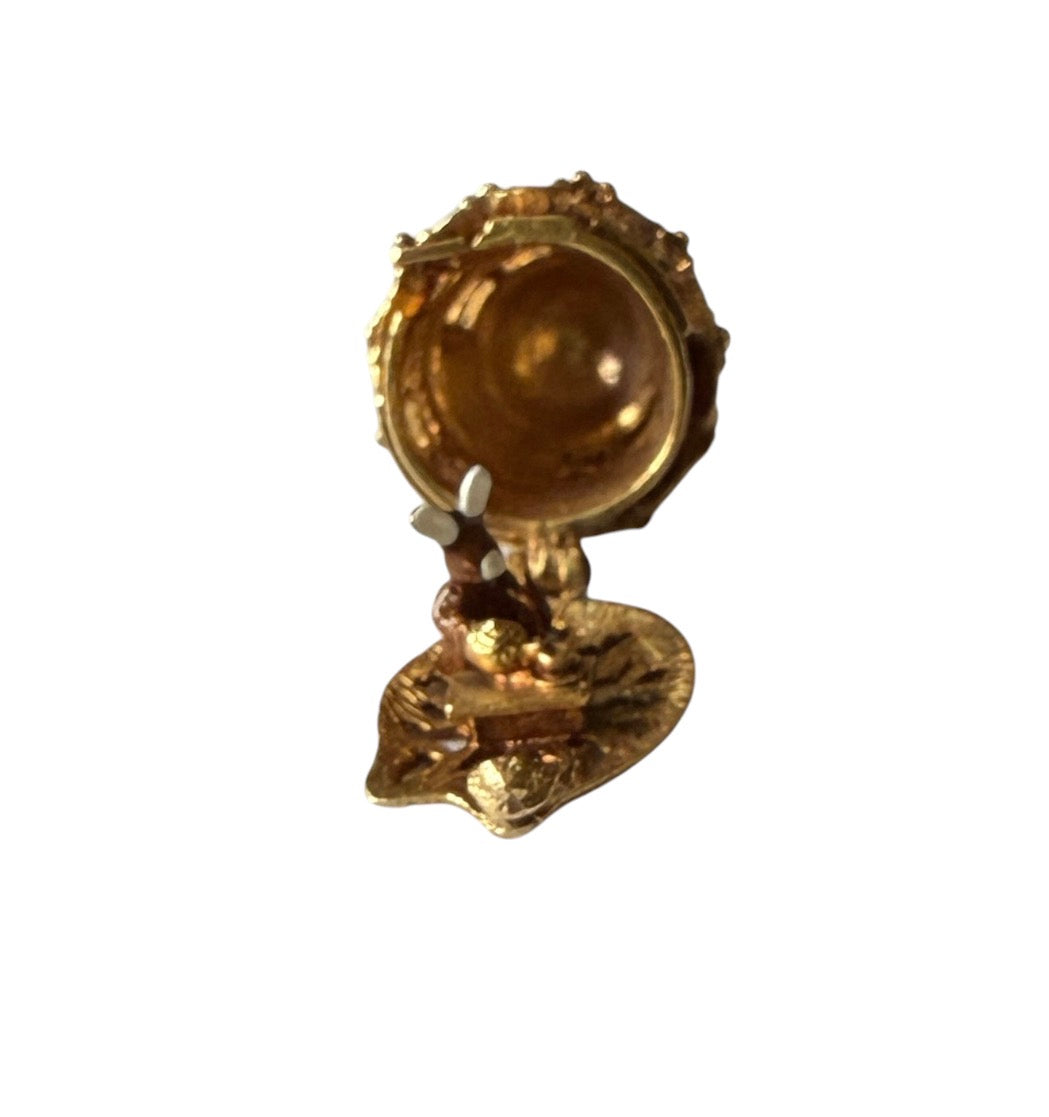 9ct rare vintage rabbit house charm, circa 1970 by NUVO 5.41g