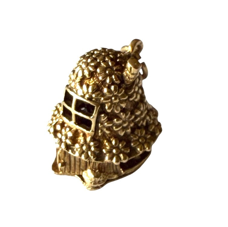 9ct rare vintage rabbit house charm, circa 1970 by NUVO 5.41g