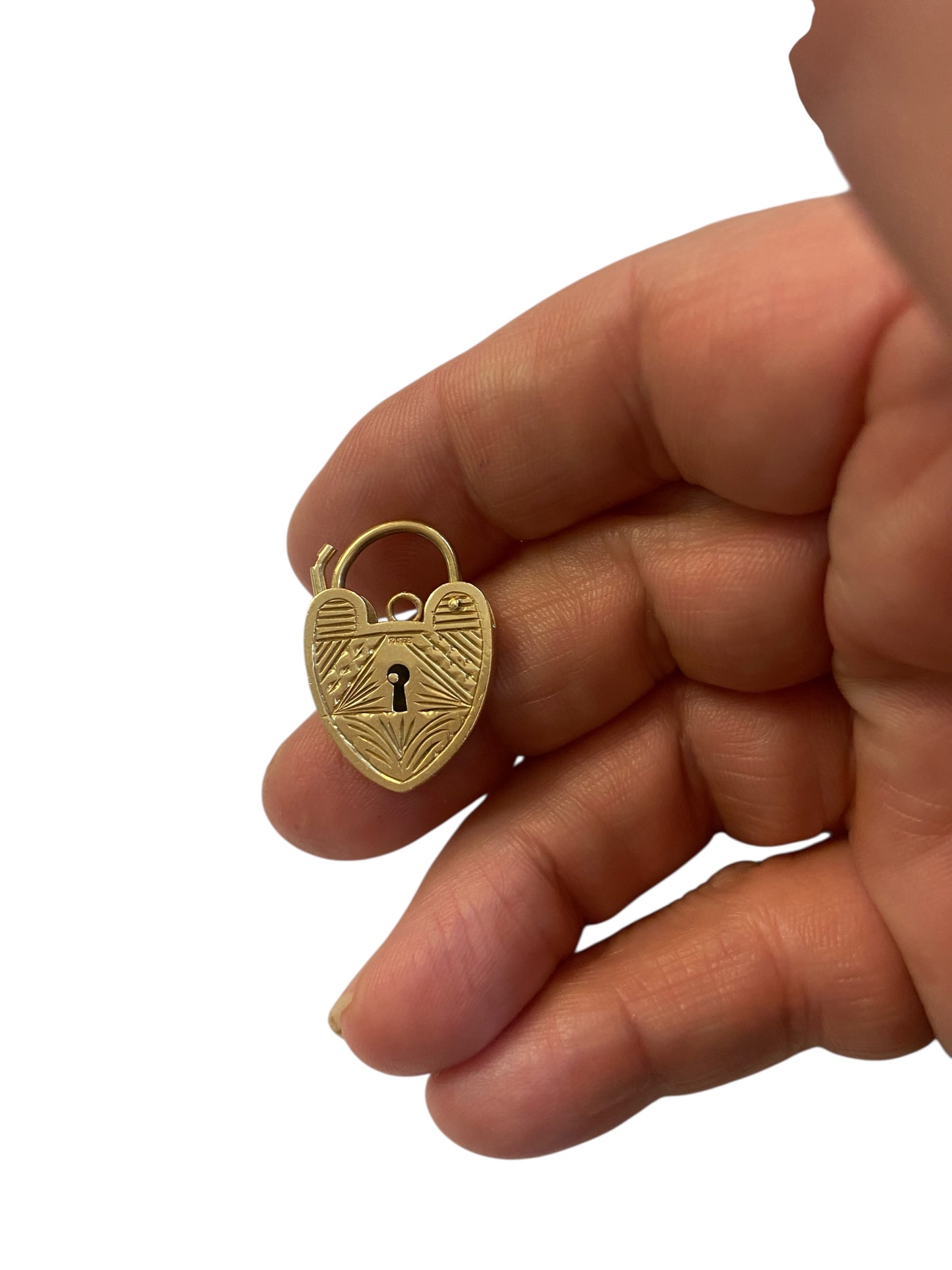9ct vintage ornate padlock circa 1964. 3.9g
