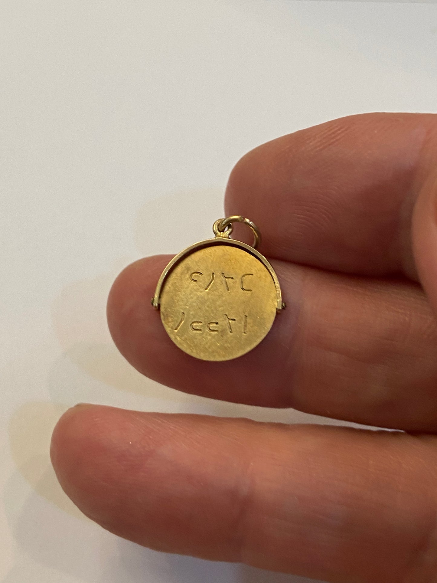 9ct vintage happy days spinner charm circa 1975 London