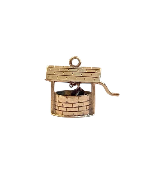 9ct vintage wishing well charm, articulated circa 1949