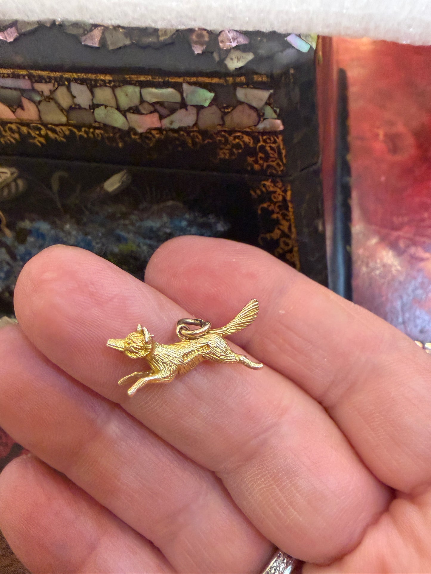 9ct vintage running fox charm circa 1958 2.5g