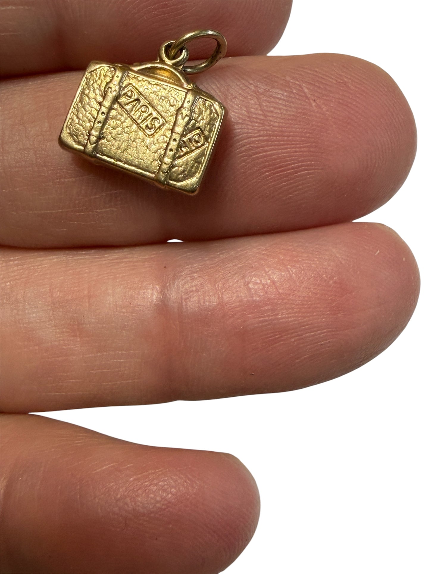 9ct vintage suitcase charm, circa 1960 by WHC 0.72g
